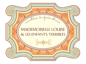 Logo Mademoiselle Louise & Les Enfants Terribles dans un cadre ornemental orange, bleu et crème